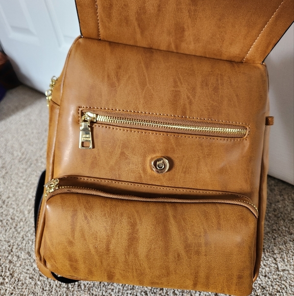 LIKE NEW Steve Madden Backpack Purse Bag - Picture 3 of 5